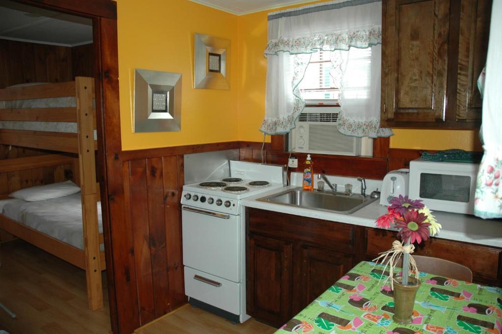 Channel Waterfront Cottages Weirs Beach Quarto foto