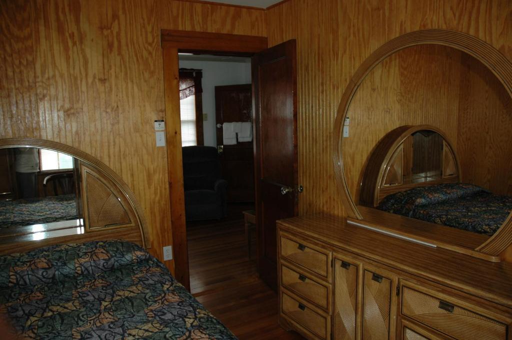 Channel Waterfront Cottages Weirs Beach Quarto foto